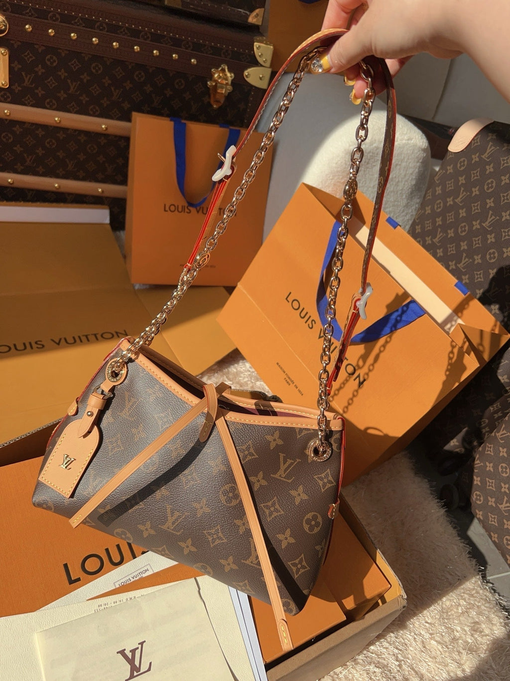 LV Pochette Metis Monogram Canvas Crossbody Bag with Chain Strap (26 x 17 x 10) cm